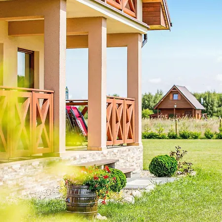 3 Bedroom Beautiful In Mscicie Mścice