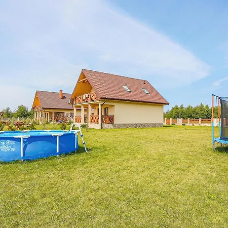3 Bedroom Beautiful In Mscicie Ferienhaus Podamirowo