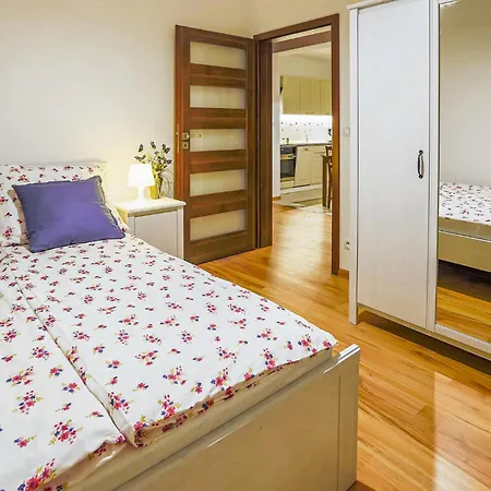 3 Bedroom Beautiful In Mscicie * Mścice