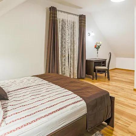 3 Bedroom Beautiful In Mscicie Tatil Evi