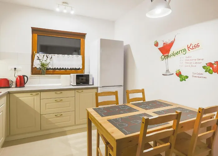 3 Bedroom Beautiful In Mscicie Holiday home